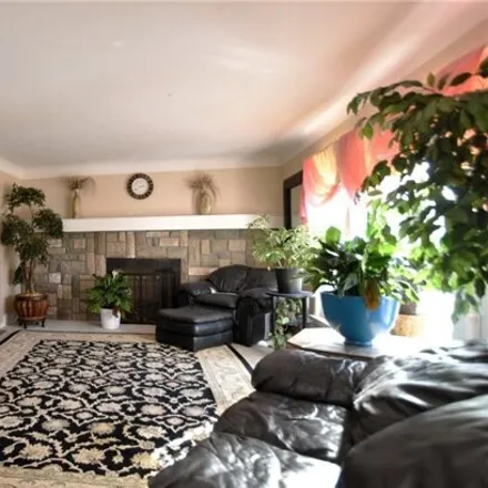 Image 3 - 4173 Lansdale Road, University Heights, OH 44118, USA - House for sale