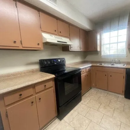 Rent this 2 bed townhouse on unnamed road in Huntsville, AL 35803