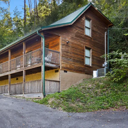 Buy this 2 bed house on 619 Pine Mountain Road in Pigeon Forge, TN 37863