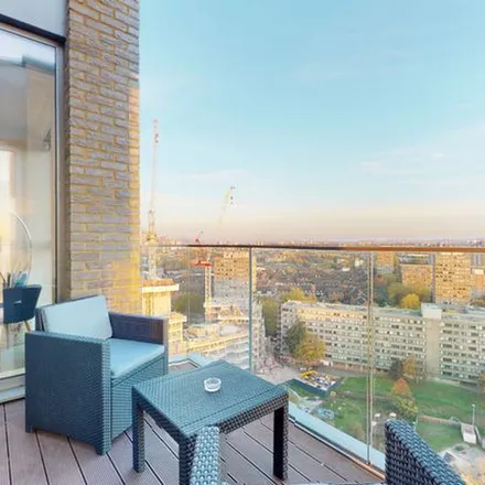 Rent this 2 bed apartment on 447a Battersea Park Road in London, SW11 4NG