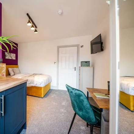 Rent this 7 bed room on Failsworth in Ashton Road West / opposite Henry Street, Ashton Road West