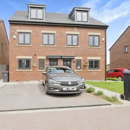 Buy this 3 bed duplex on unnamed road in Gainsborough CP, DN21 1FR