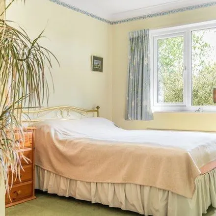 Rent this 3 bed apartment on Trelyn in Splatt, PL27 6LZ