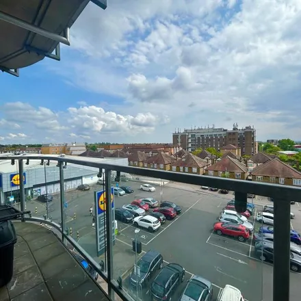 Image 1 - Romford Station Terminus, Atlanta Boulevard, London, RM1 1TB, United Kingdom - Apartment for rent