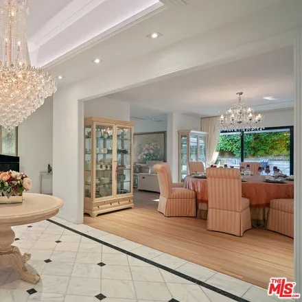 Image 5 - 1011 North Hillcrest Road, Beverly Hills, CA 90210, USA - House for sale