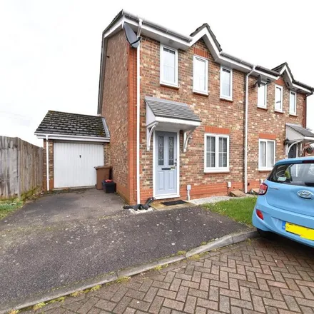 Rent this 3 bed duplex on Tamar Close in Stevenage, SG1 6AS