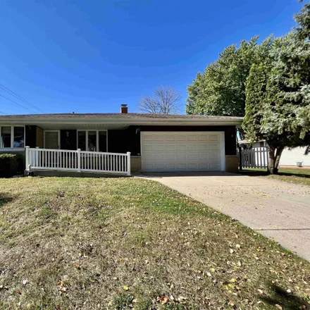 Buy this 3 bed house on 723 South Westfield Street in Oshkosh, WI 54902