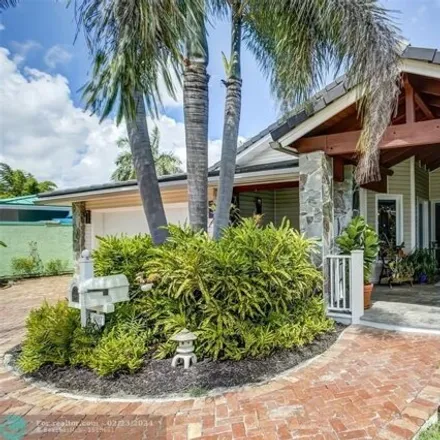 Image 3 - 2037 Northeast 24th Street, Middle River Manor, Wilton Manors, FL 33305, USA - House for sale