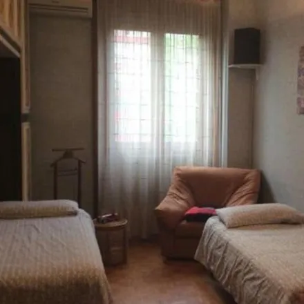 Rent this 3 bed room on Dott.ssa Rosaria D'anna in Via Valtellina, 20100 Milan MI