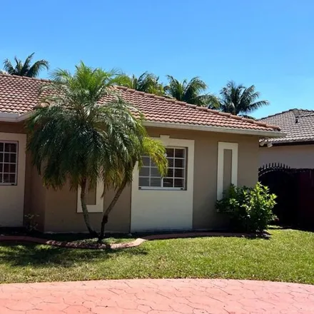 Image 2 - 16631 Northwest 89th Place, Miami Lakes, FL 33018, USA - House for rent