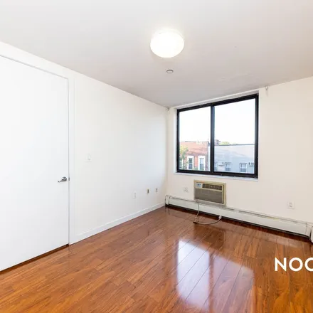 Image 2 - 928 Metropolitan Avenue, New York, NY 11211, USA - Apartment for rent