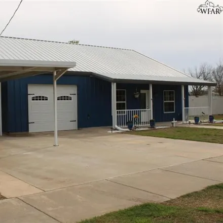 Image 4 - 945 East Commerce Street, Henrietta, TX 76365, USA - House for sale