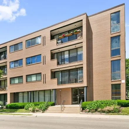 Buy this 2 bed condo on 5438 Lincoln Avenue in Skokie, IL 60077