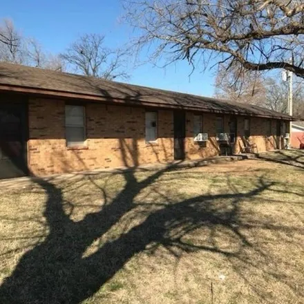 Buy this 8 bed house on 419 East Maple Street in Noble, OK 73068
