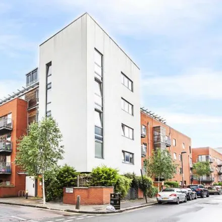 Rent this 1 bed apartment on Crumbles Castle in Bingfield Street, London