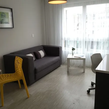 Rent this 1 bed apartment on 18 Chemin Lescan in 33150 Cenon, France