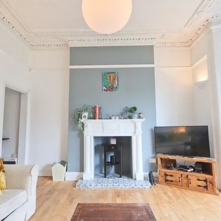 Image 1 - 87 Cotham Brow, Bristol, BS6 6AW, United Kingdom - Apartment for rent