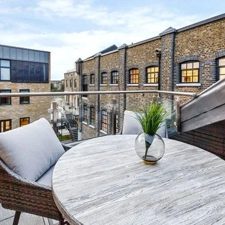 Image 6 - Palace Wharf, 6-23 Rainville Road, London, W6 9HB, United Kingdom - Apartment for rent