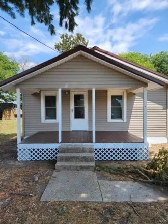 Buy this 3 bed house on 115 Norval Avenue in Sikeston, MO 63801