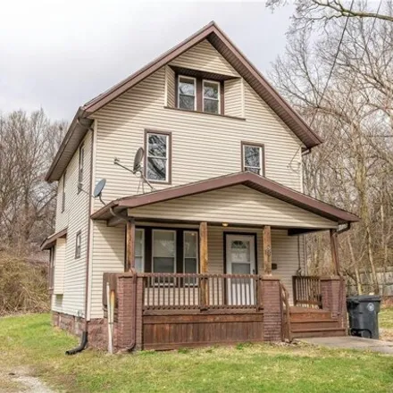 Buy this 4 bed house on 554 Bell Street in Akron, OH 44307