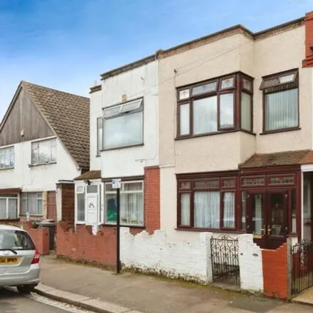 Buy this 3 bed townhouse on Wiseman Road in London, E10 7BU