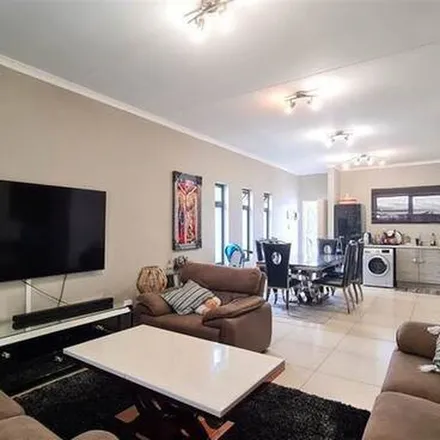 Rent this 2 bed apartment on Old Transkei Road in Nahoon Valley, East London