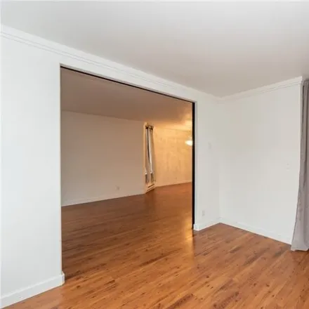 Image 7 - Grandview Condominiums, 2201 3rd Avenue, Seattle, WA 98121, USA - Apartment for rent