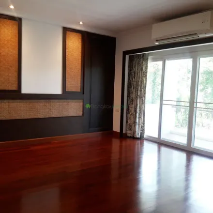 Rent this 5 bed apartment on Soi Phatthanakan 52 in Suan Luang District, Bangkok 10250