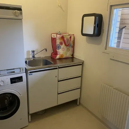 Rent this 4 bed apartment on Mattias väg 49 in 437 35 Lindome, Sweden
