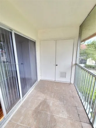 Image 7 - 3041 Holiday Springs Boulevard, Margate, FL 33063, USA - Condo for rent