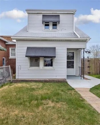 Buy this 3 bed house on 8532 Minnesota Avenue in St. Louis, MO 63111