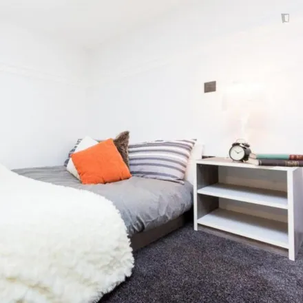 Rent this studio apartment on The Dome Hyde Park in 21 Inverness Terrace, London