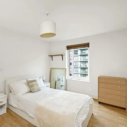 Image 6 - Centurion Building, 376 Queenstown Road, London, SW11 8PG, United Kingdom - Apartment for rent