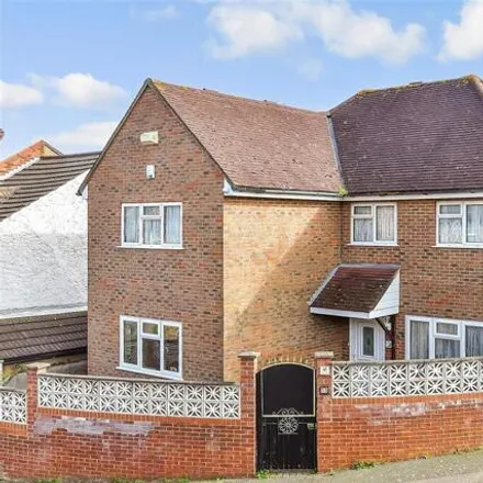 Buy this 5 bed house on Abbey Road in London, CR0 1RW