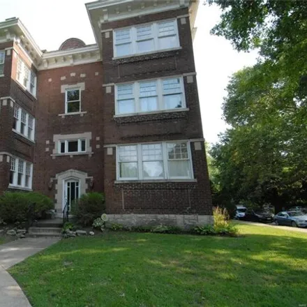 Rent this 1 bed condo on 2056 Lafayette Ave Apt 2E in Saint Louis, Missouri