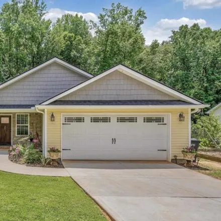 Buy this 3 bed house on 27 Daughtry Ct in Travelers Rest, South Carolina