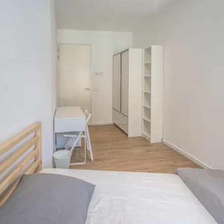 Rent this 3 bed room on Sint-Petrus'-Bandenkerk in Hartveldseweg, 1111 BG Diemen