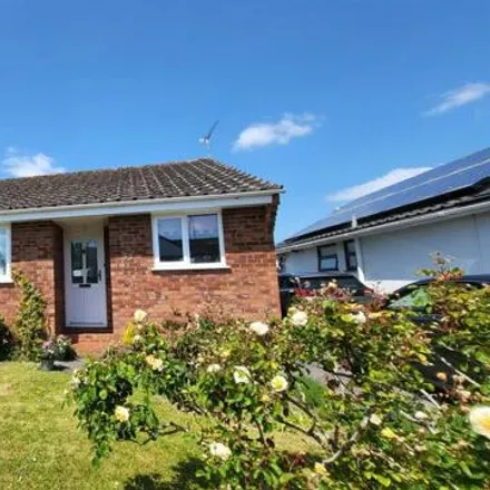 Buy this 3 bed house on Stour View Gardens in East End, BH21 3SZ
