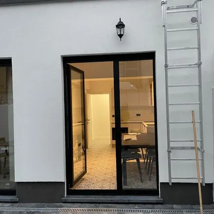 Rent this 1 bed apartment on Lakenweversstraat 11 in 3000 Leuven, Belgium