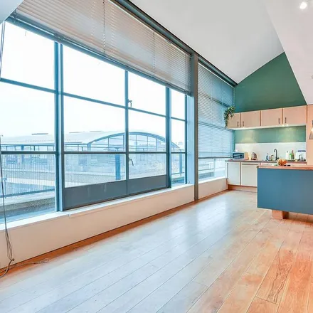 Rent this 2 bed apartment on Wolseley Road in London, W4 5EG
