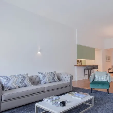 Rent this 2 bed apartment on Edifício O Comércio do Porto in Avenida dos Aliados, 4000-066 Porto