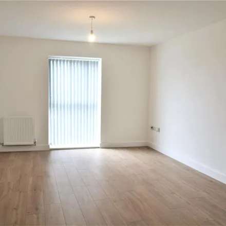 Image 2 - White Rose Way, Doncaster, DN4 5DJ, United Kingdom - Apartment for rent