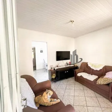 Buy this 2 bed house on Avenida Valdomiro Peres Gonçalves in Mangueira, Barra Mansa - RJ