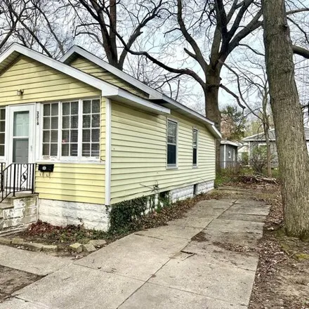 Buy this 1 bed house on 3316 Sanford Street in Muskegon Heights, MI 49444