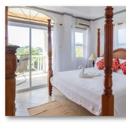Rent this 2 bed apartment on Saint Lucia in Brisbane, Australia