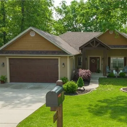 Buy this 5 bed house on 197 Arrowhead Drive in Lake Ozark, MO 65049