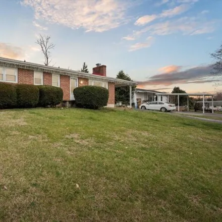 Image 1 - 343 Santa Fe Drive, Sunnybrook Number Two, Bristol, TN 37620, USA - House for sale