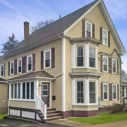 Rent this 3 bed house on 35 Prospect Street in Amesbury, MA 01913