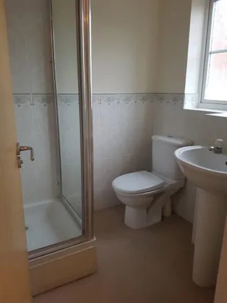 Image 7 - Chester Close, Grays, RM16 6ET, United Kingdom - House for rent
