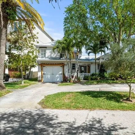 Image 3 - 851 Bay Esplanade, Clearwater, FL 33767, USA - House for sale